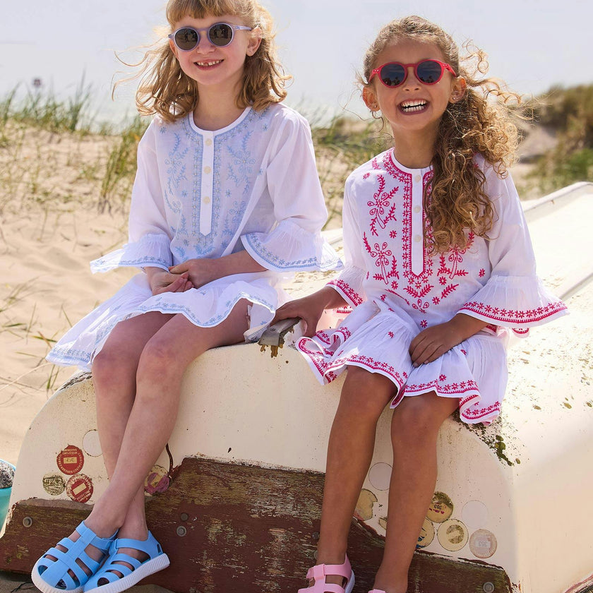 Embroidered Kaftan in White/Fuchsia