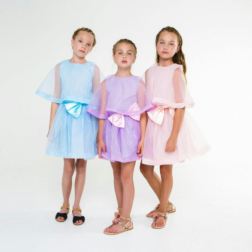 Madeleine (light blue)