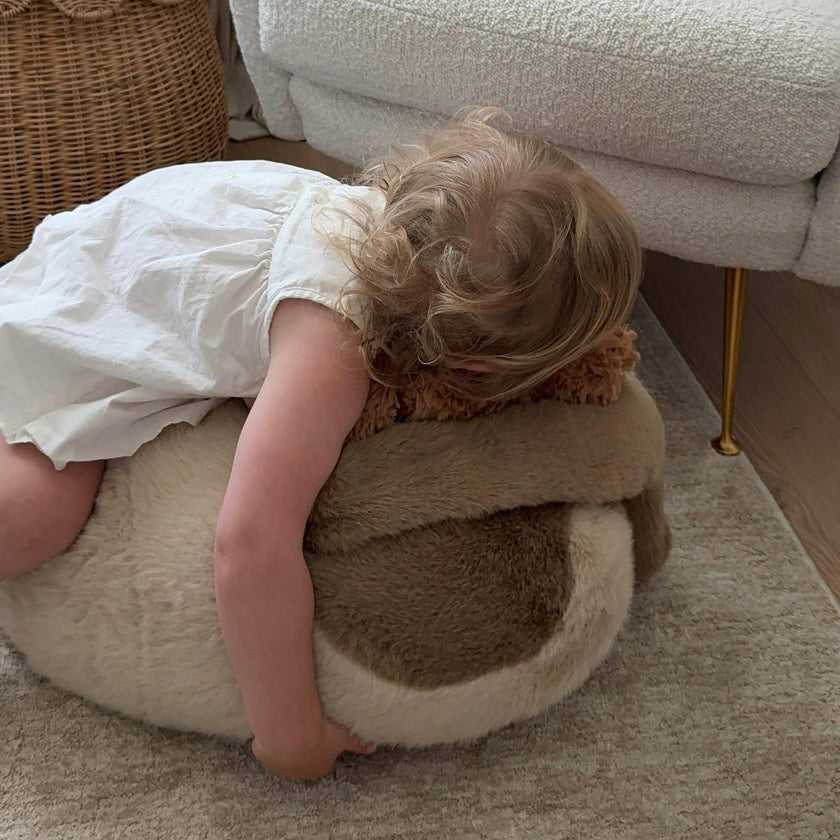 BUNNY POUF