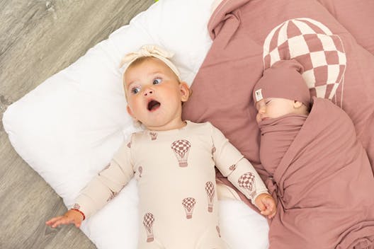 Hot Air Balloon Checkered Knit Blanket