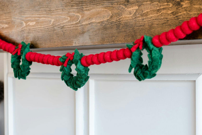 Red Wreath Garland