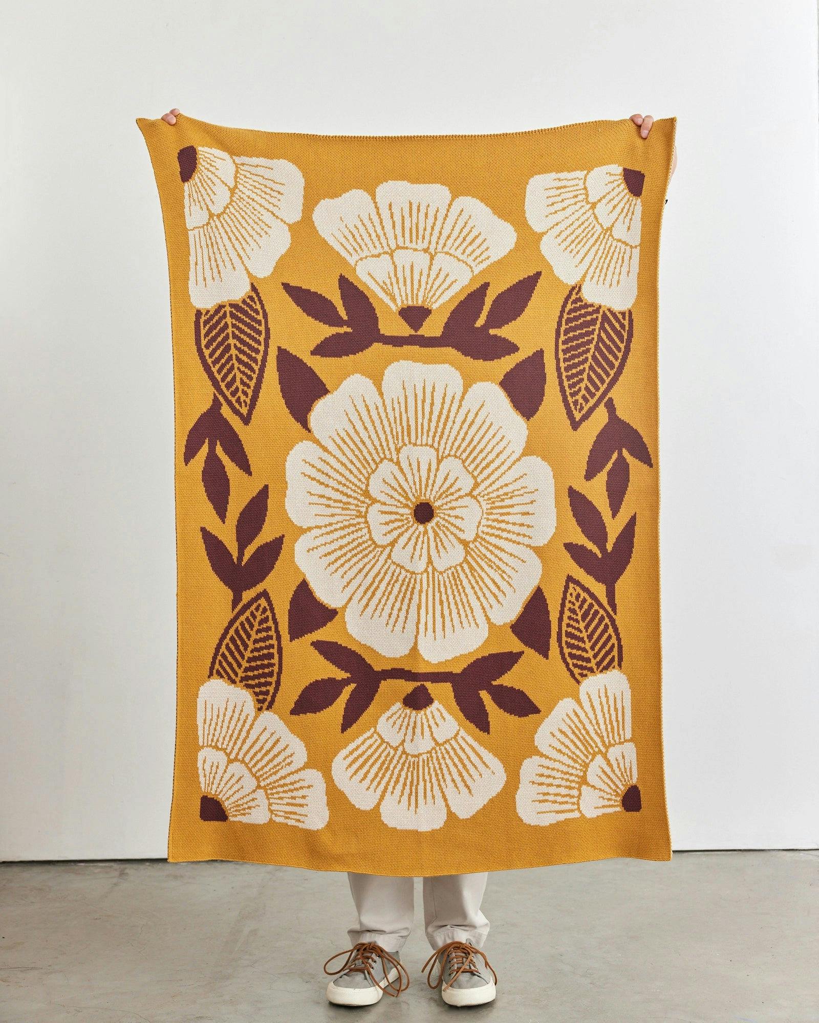 New Bloom Knit Midi Blanket