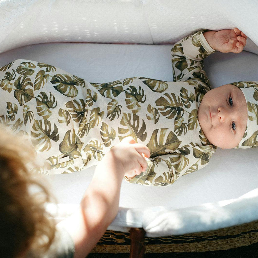 Island Leaf Cotton Stretch Newborn Gown & Hat Set