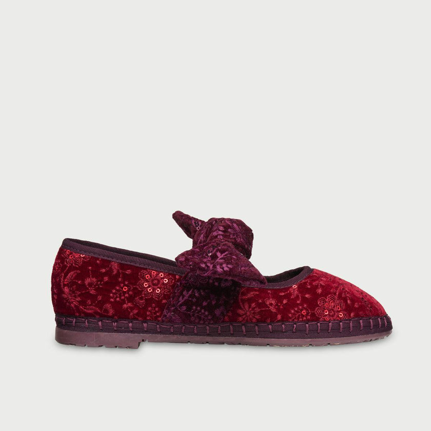 Lyra Sylva Burgundy