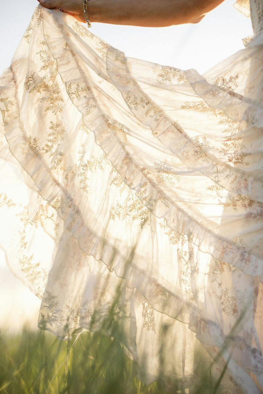 Winnie Dress in Bright White Wispy Wildflower