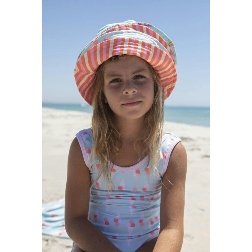 Beach stripes and bows bucket hat