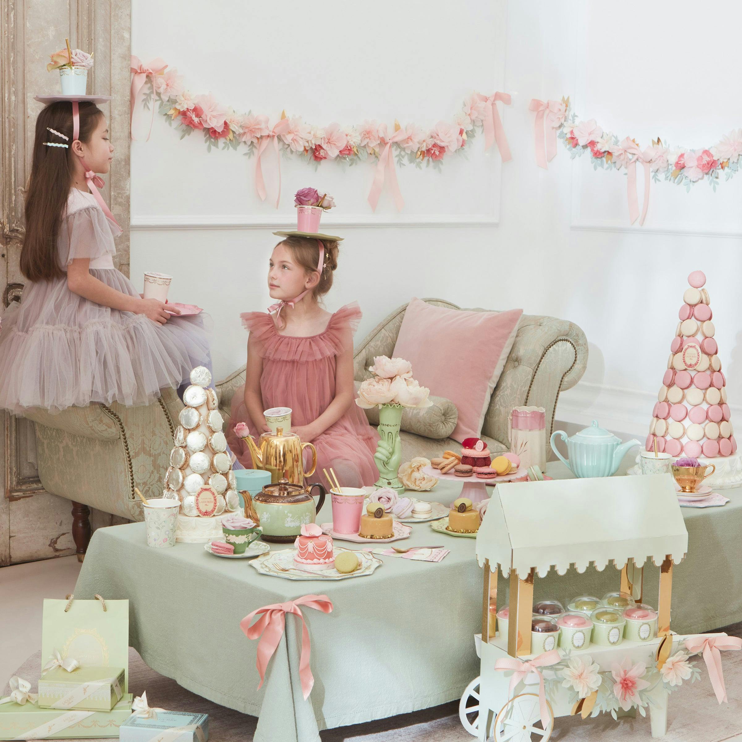 Meri Meri x Ladurée Paris Garland Set