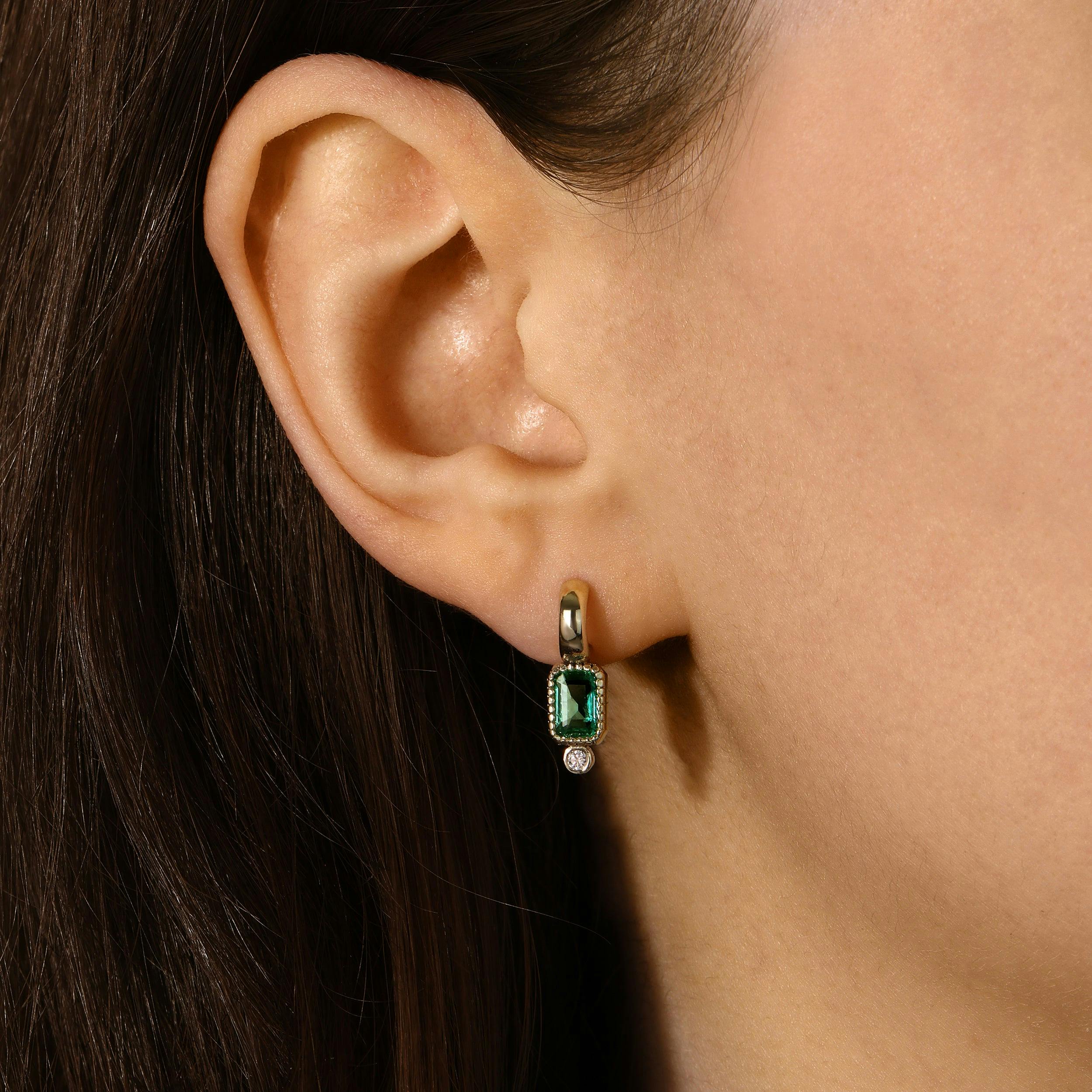 Eva Emerald Station Fixed Hoops