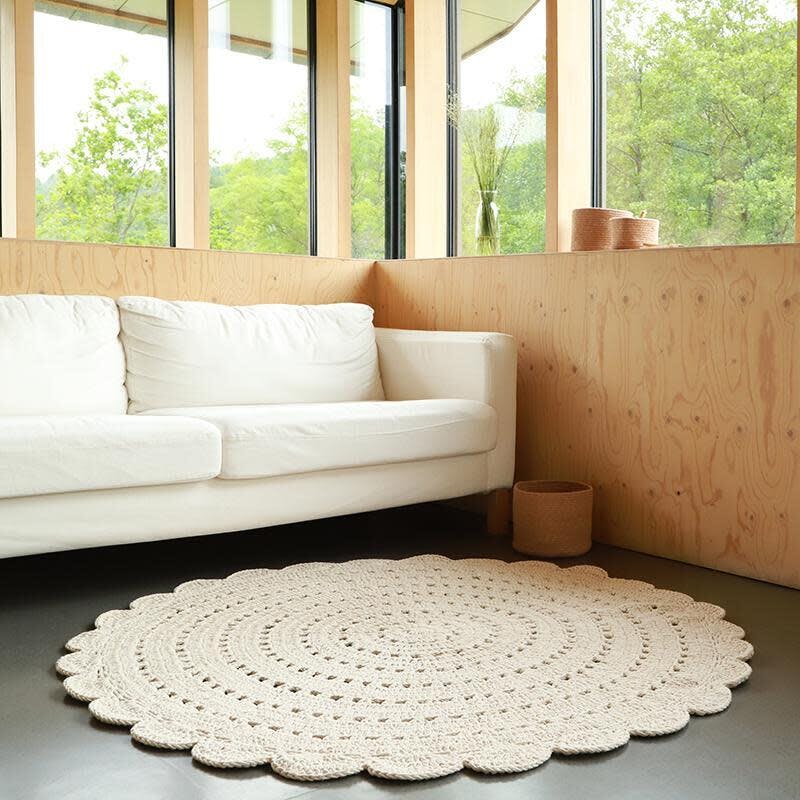 Alma Hand-Crocheted Scalloped Large Round Rug