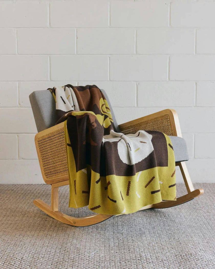 Cocktail Cat Knit Blanket