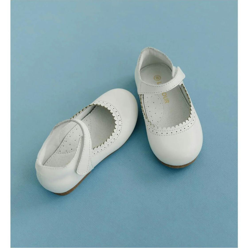 Lucille Scalloped Flat