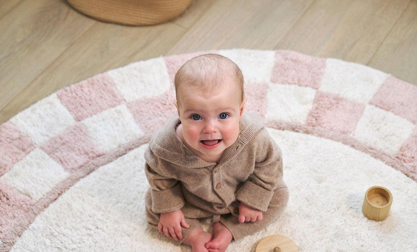 Checkered Charm Washable Round Organic Cotton Rug