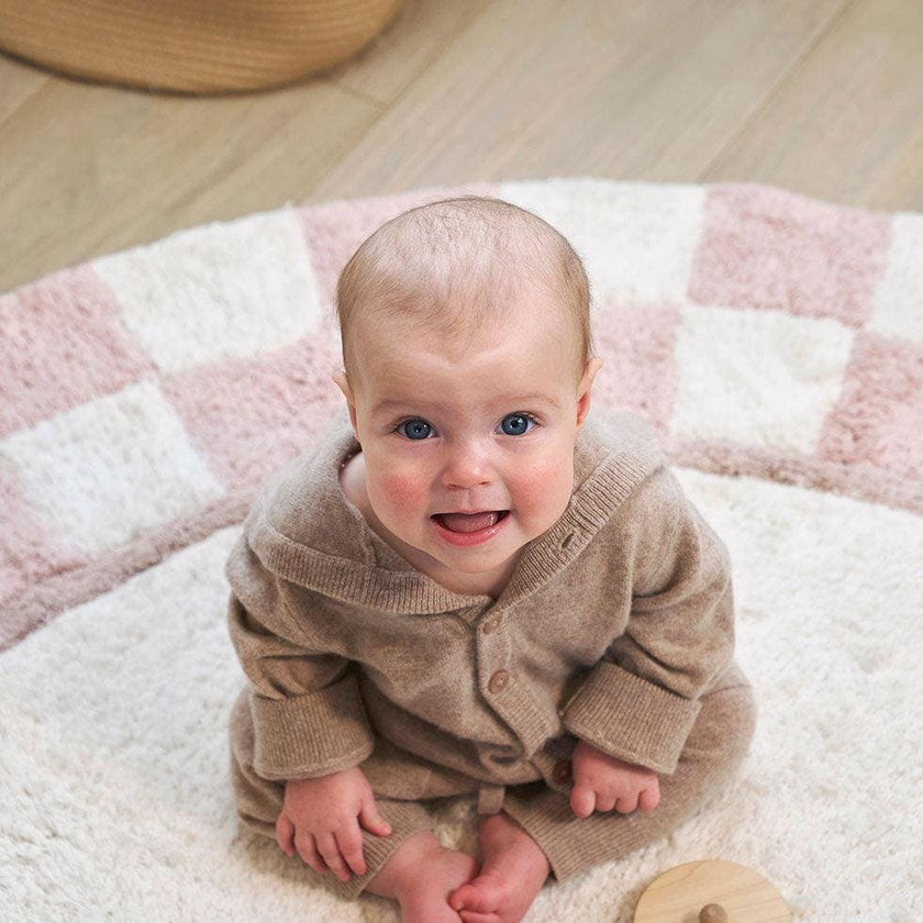 Checkered Charm Washable Round Organic Cotton Rug