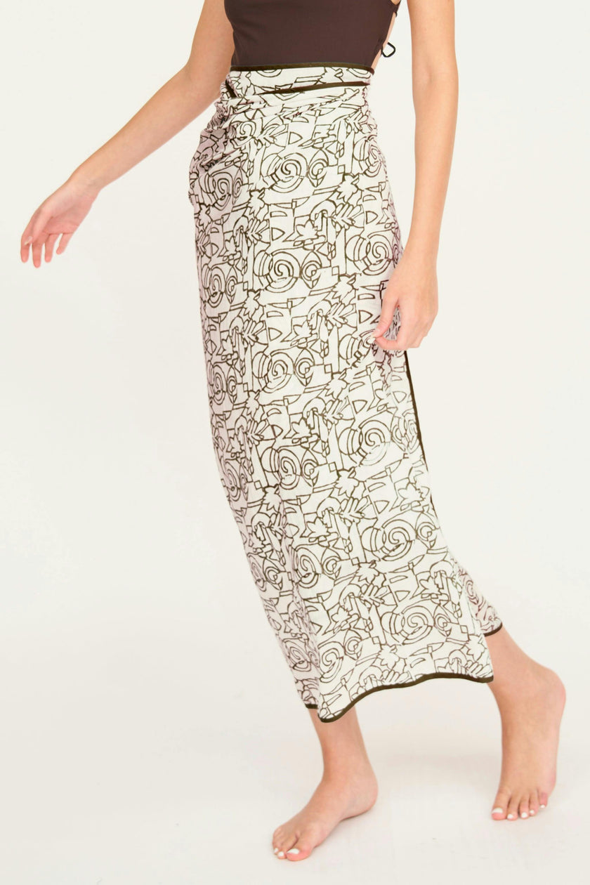 Sarong in Chocolate Heka