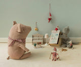 Christmas twin mice, Little sister and brother in book
