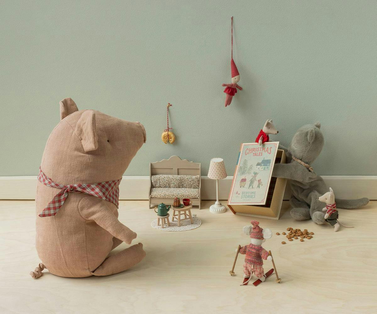 Christmas twin mice, Little sister and brother in book