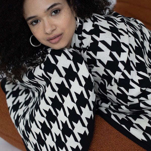 HOUNDSTOOTH