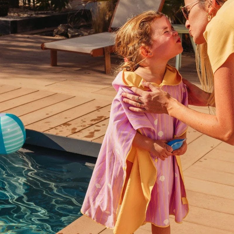 Quut Beach Poncho Banana Pink + Mini Ballo Lavender