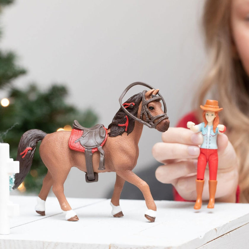 Schleich Club: Hannah & Cayenne - & Rider Figurine Playset