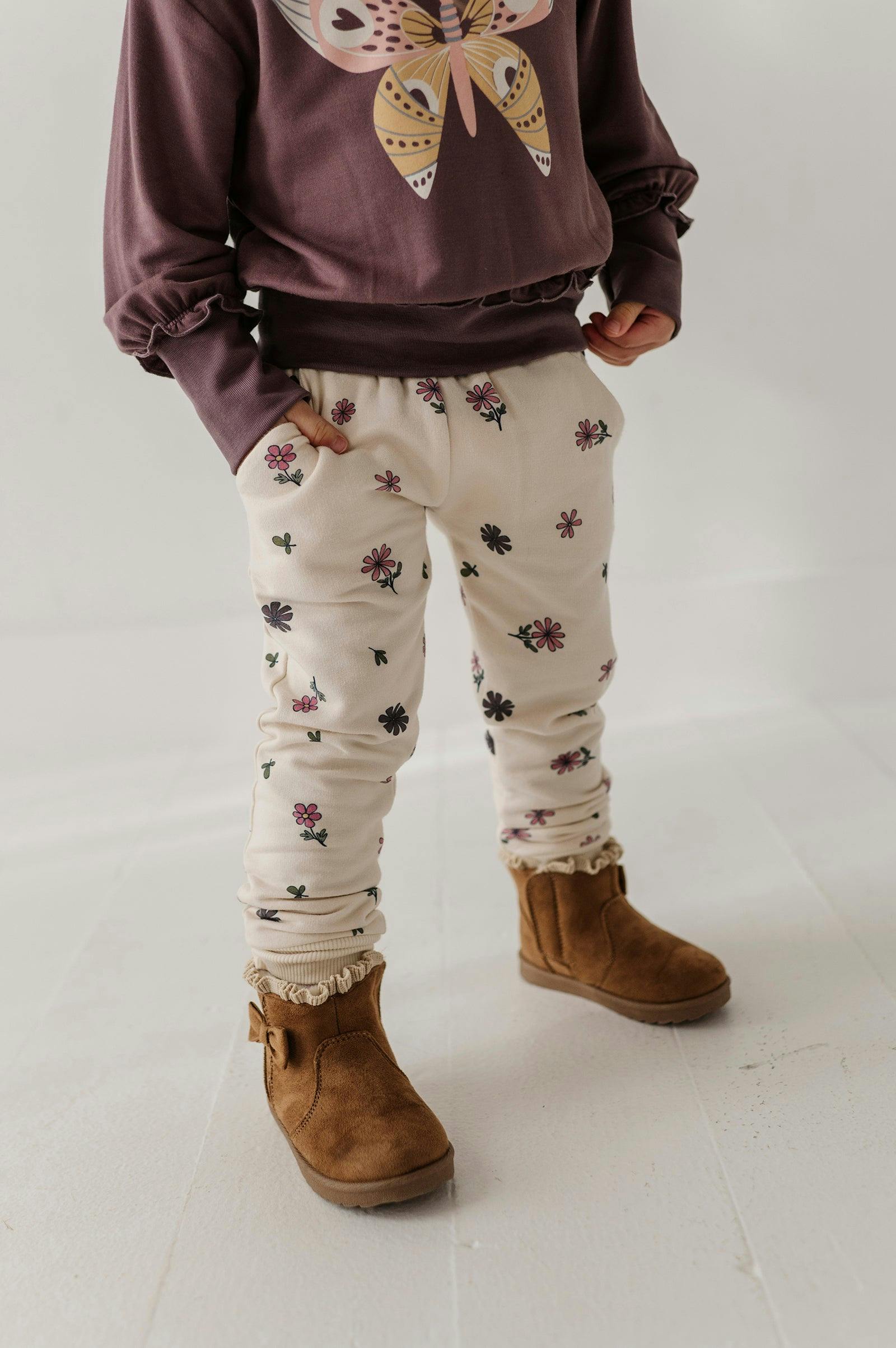 Girls Fleece Sweatpants in Wild Stem
