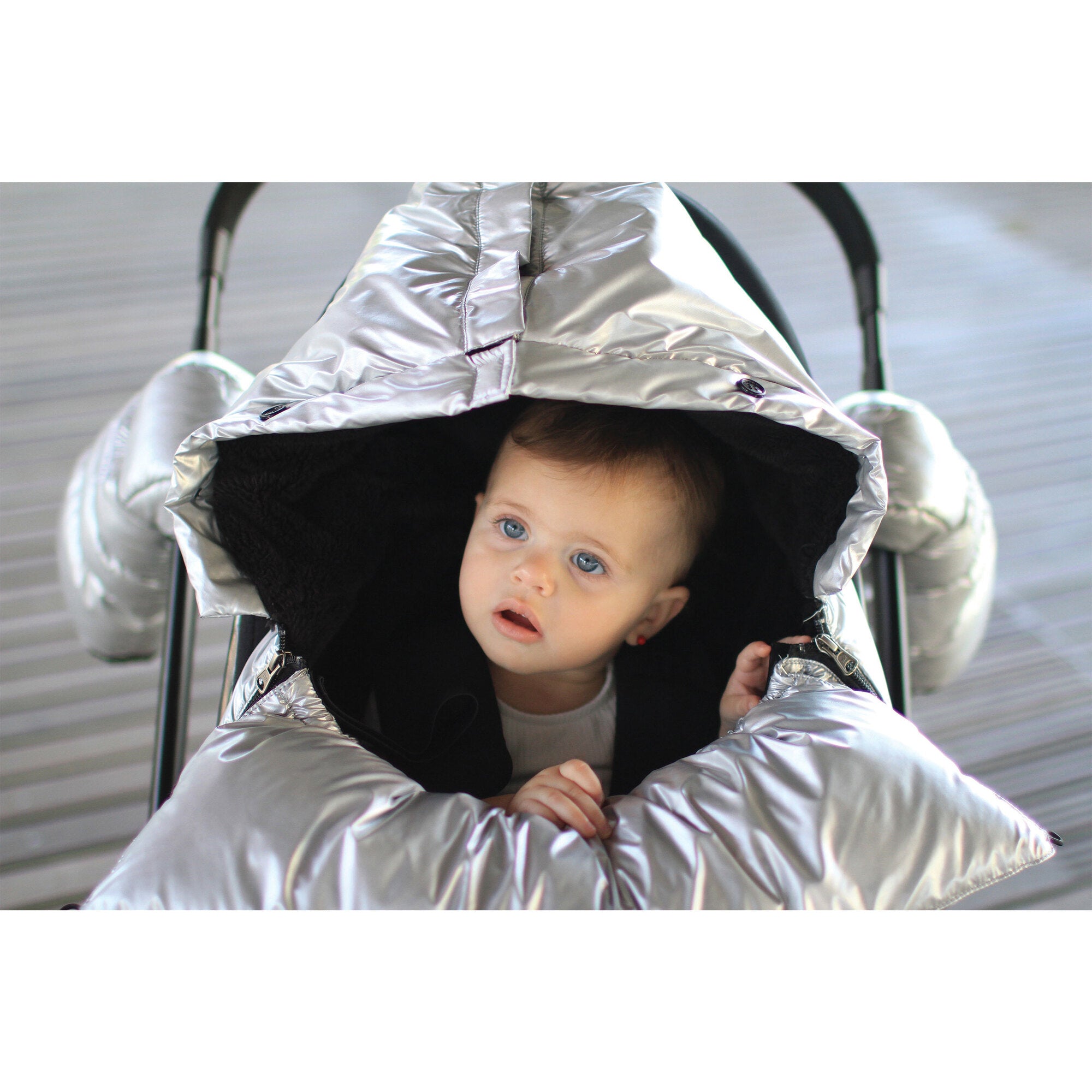 Glacier Pod, Blue