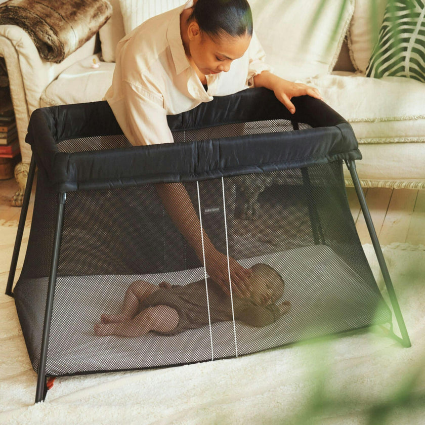 Travel Crib Light Black & Fitted Sheet Bundle Pack