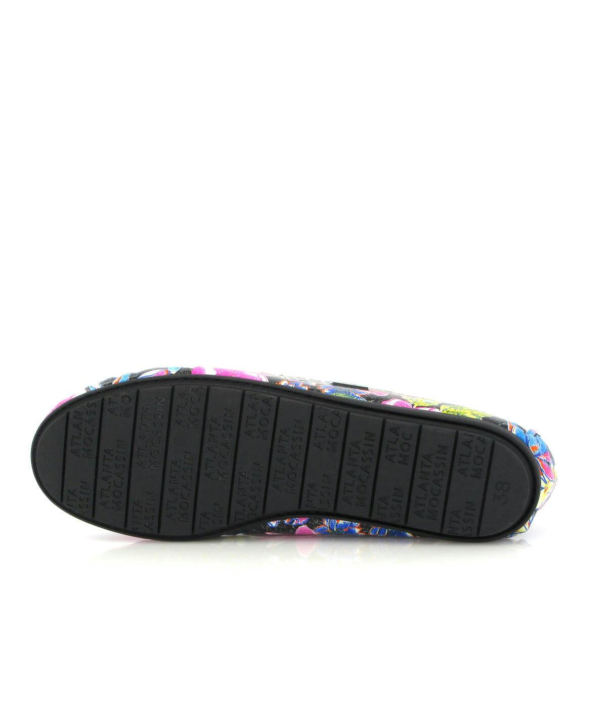 032 Walkers - multicolored flowers