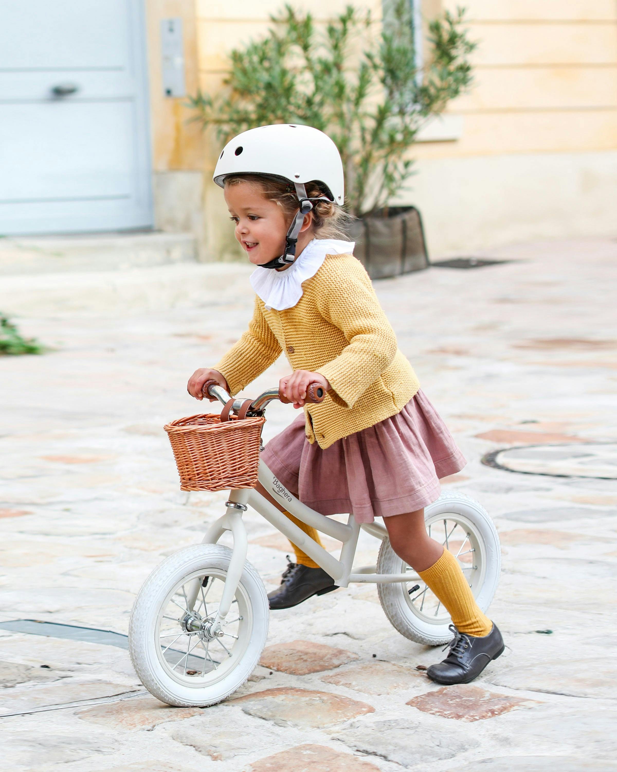Bicycle BALANCE BIKE Ivory White + Helmet