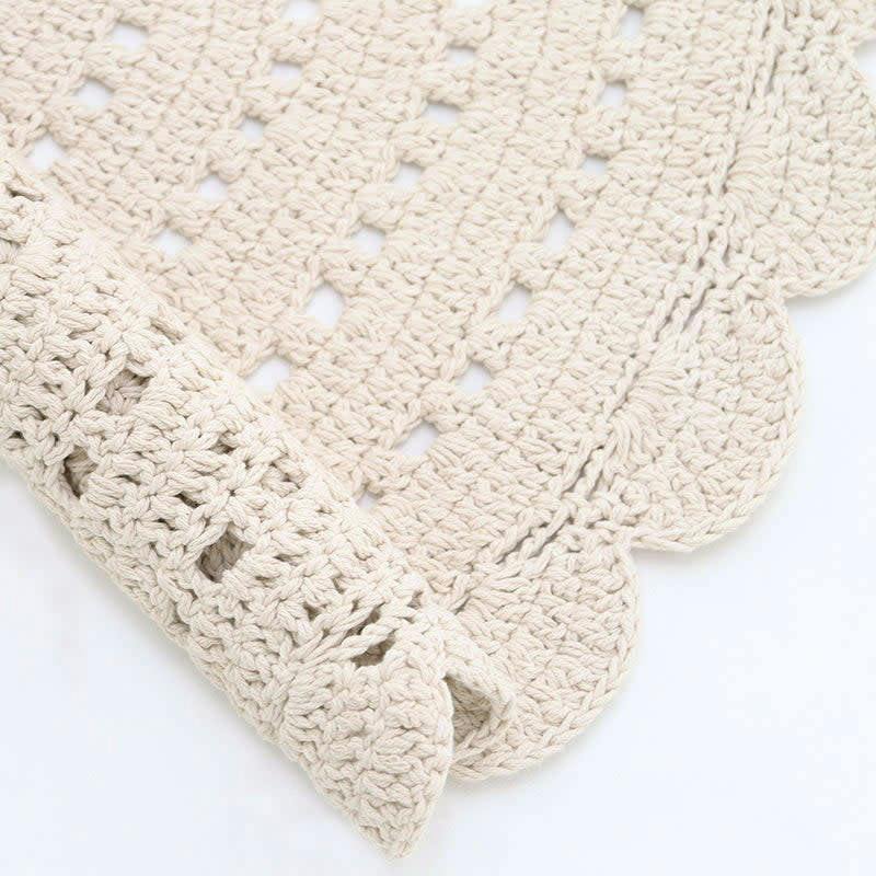 Alma Hand-Crocheted Scalloped Round Rug
