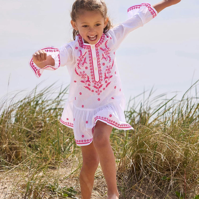 Embroidered Kaftan in White/Fuchsia