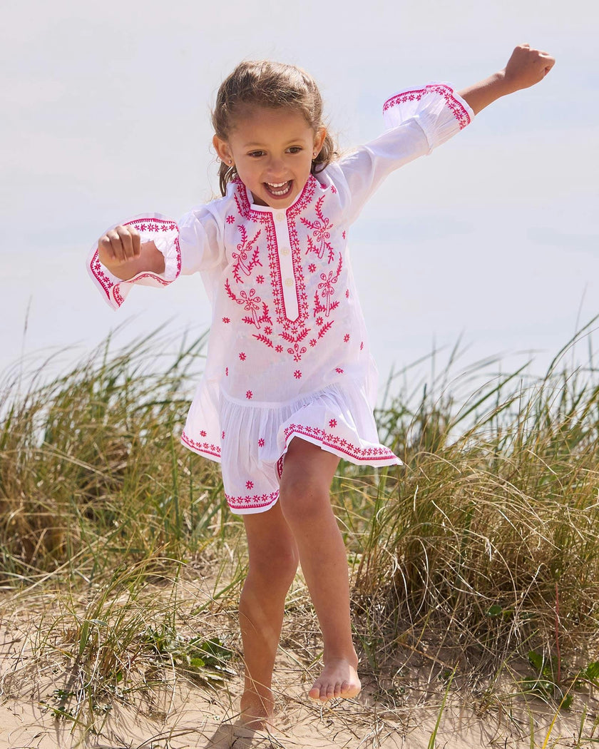 Embroidered Kaftan in White/Fuchsia