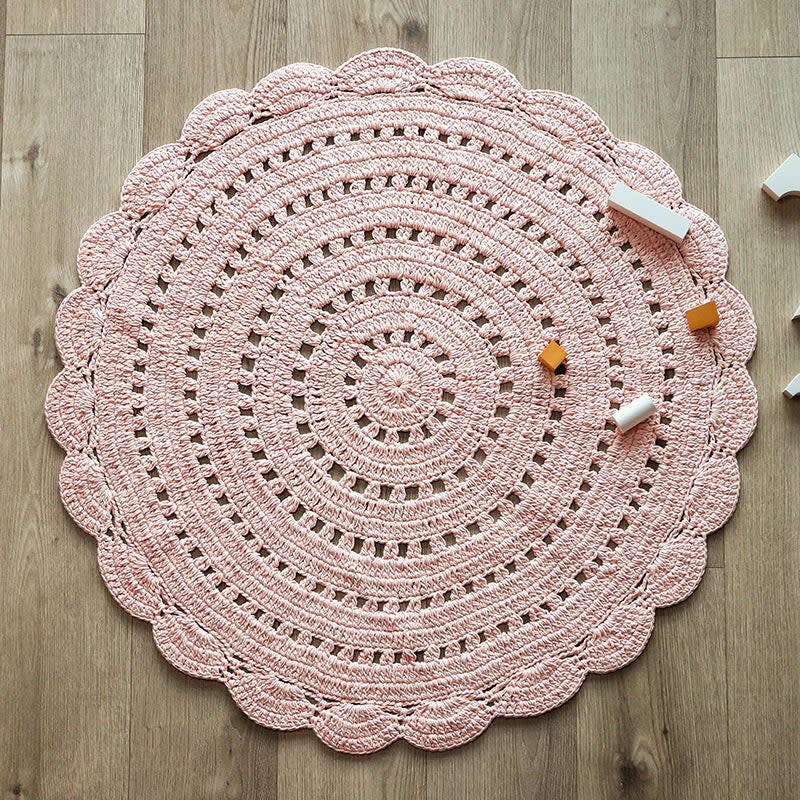 Alma Hand-Crocheted Scalloped Round Rug