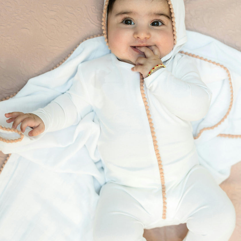 Pom Pom Trim Swaddle White/Blue