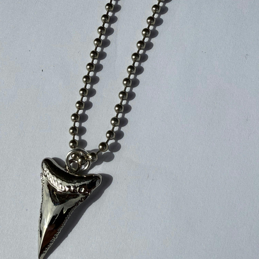 SILVER SHARK TOOTH NECKLACE