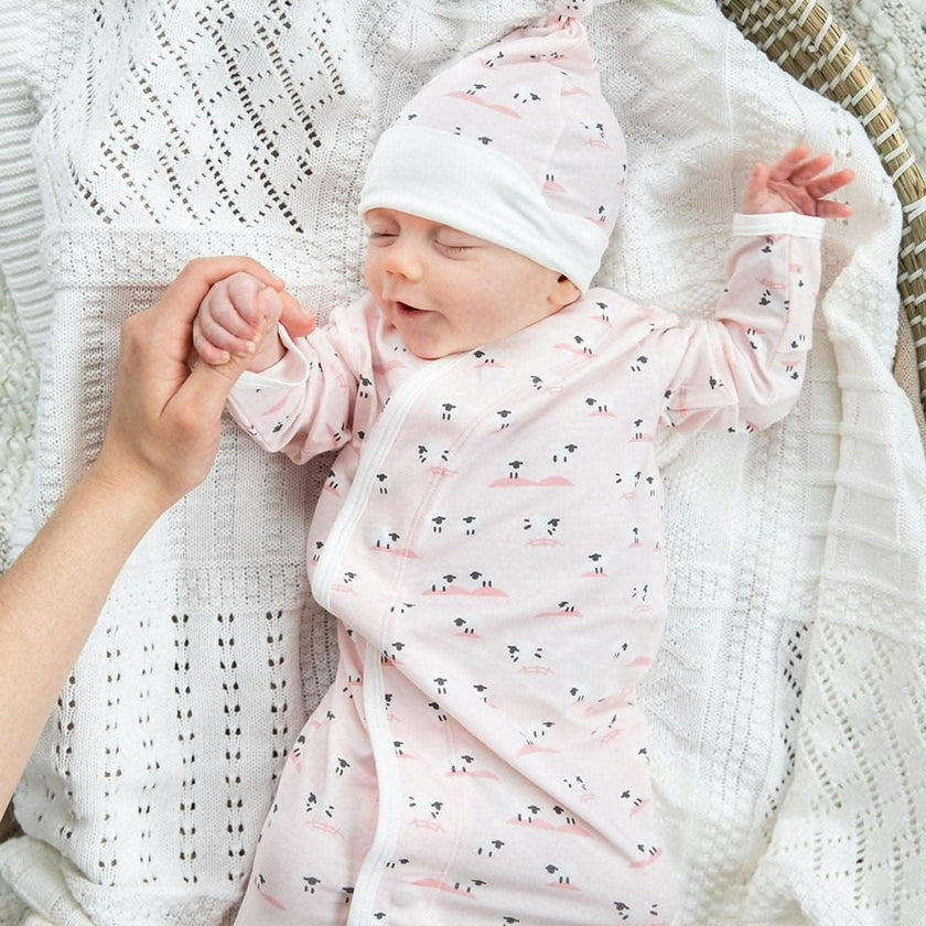 Magnetic Gown & Hat Set