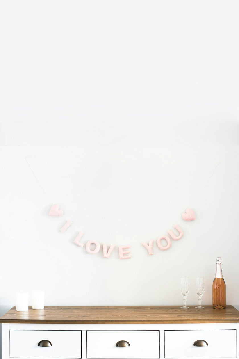 I Love You Garland (Pink)
