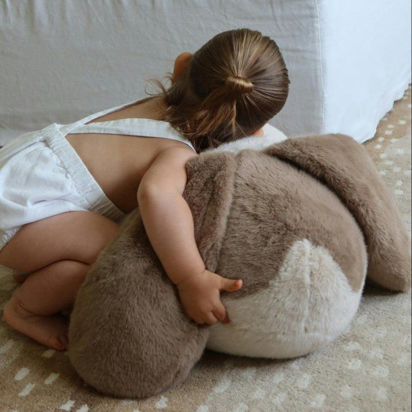 BUNNY POUF