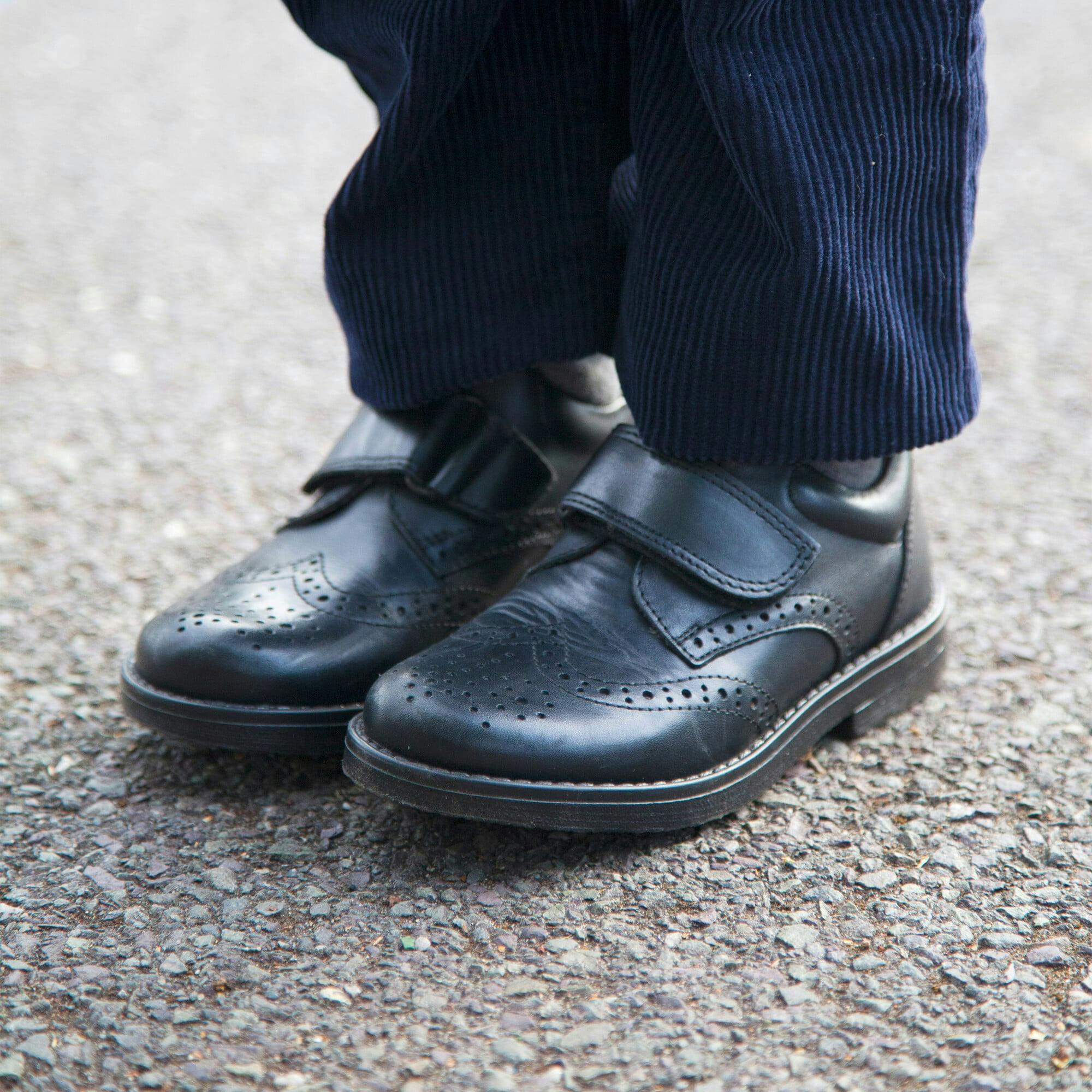 Hampton Classics Gregory School Shoes in Black