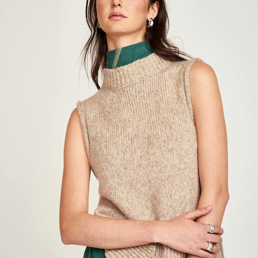Aspen Open Side Vest in Camel