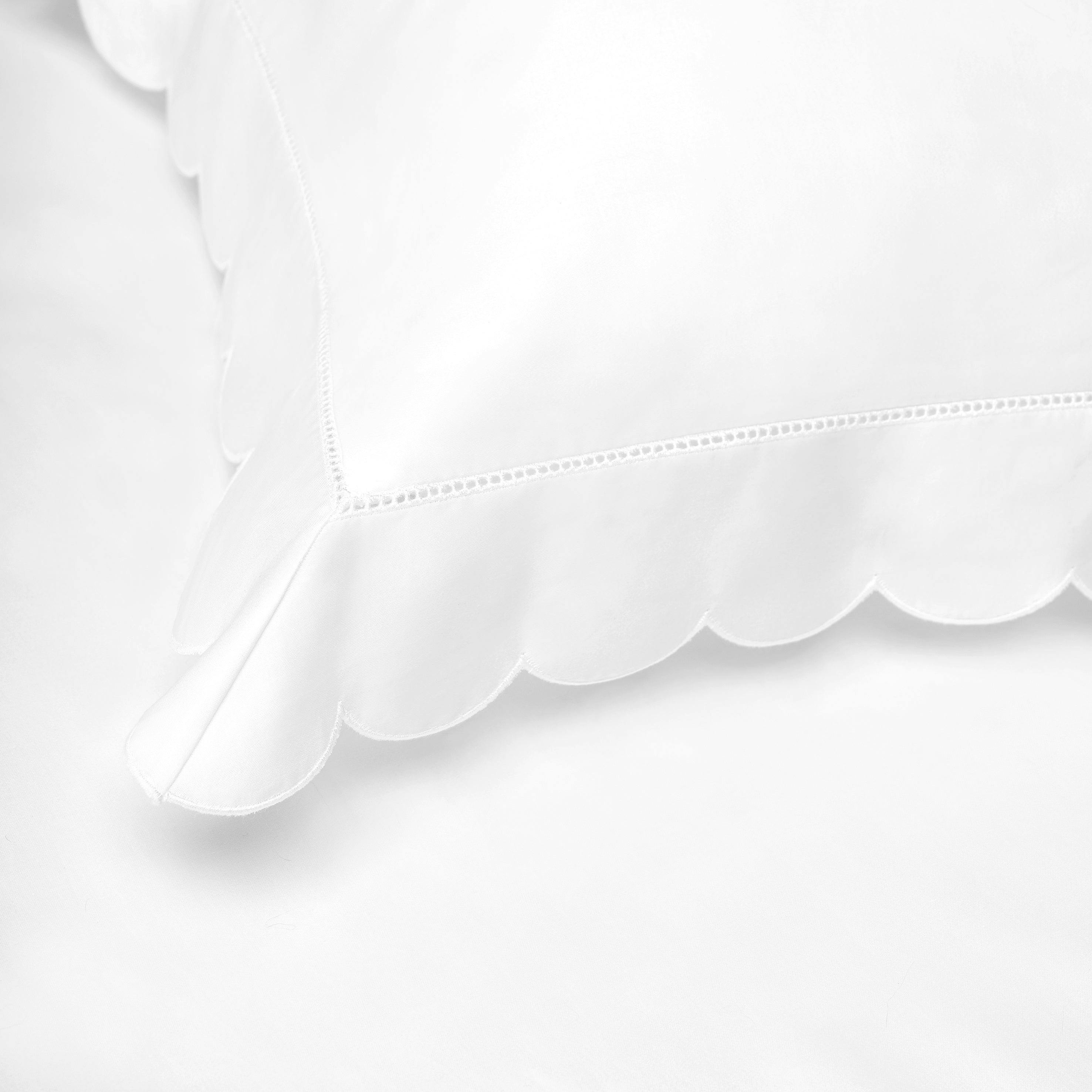 Scalloped Starlight, White
