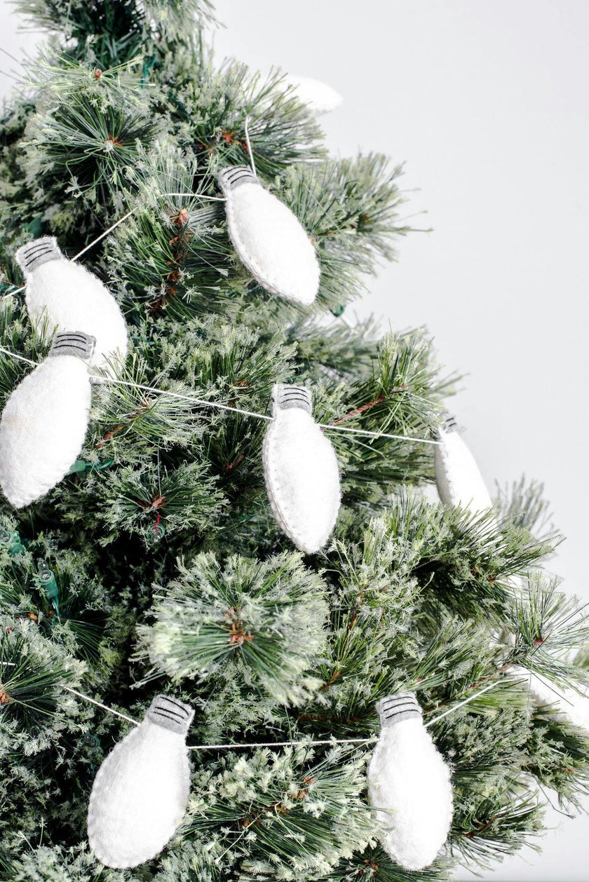 Christmas Lights Garland (White)