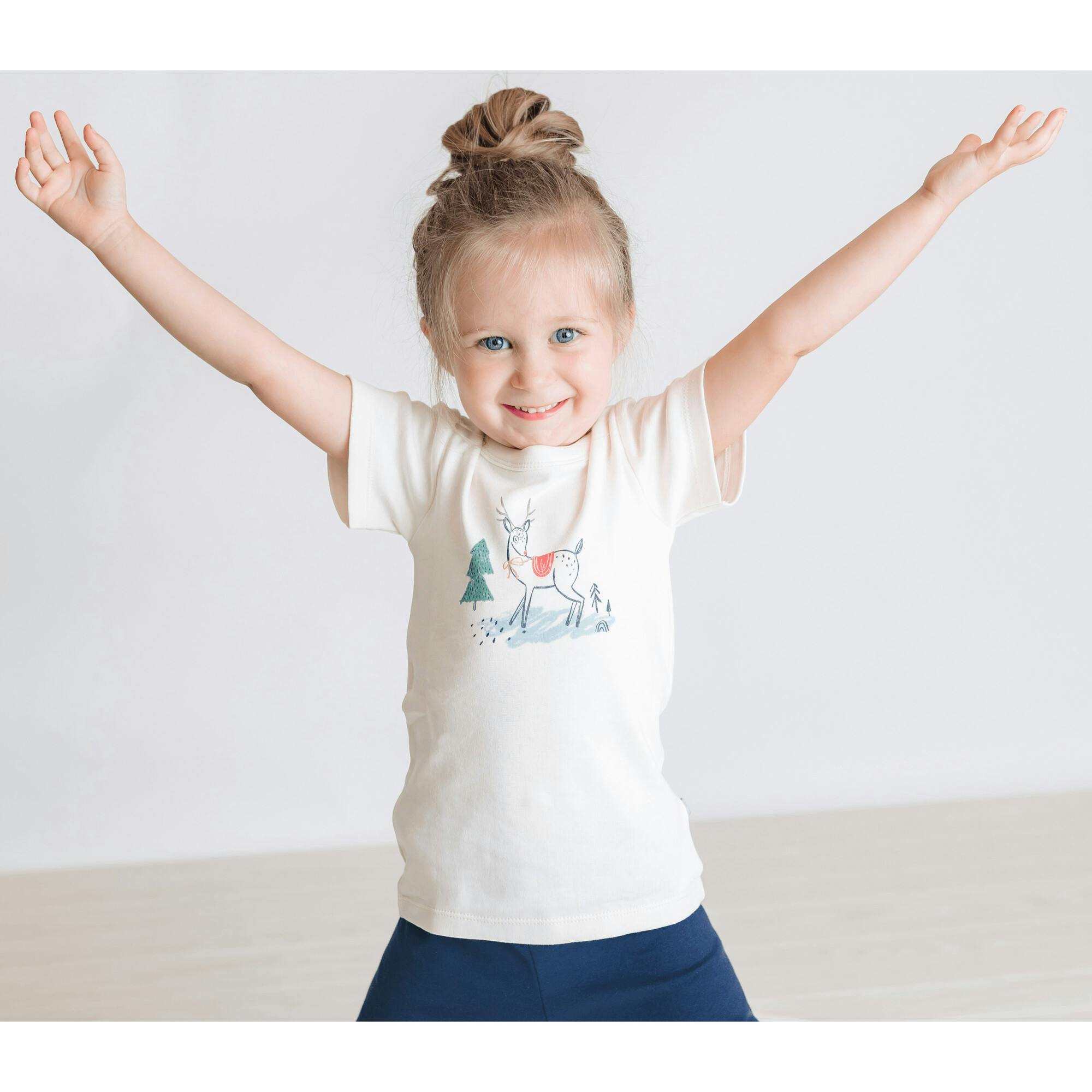 graphic tee | christmas deer
