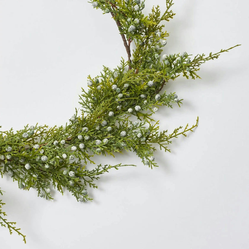 Seeding Winter Juniper Berry Greenery Classic Christmas Garland Holiday Table Runner
