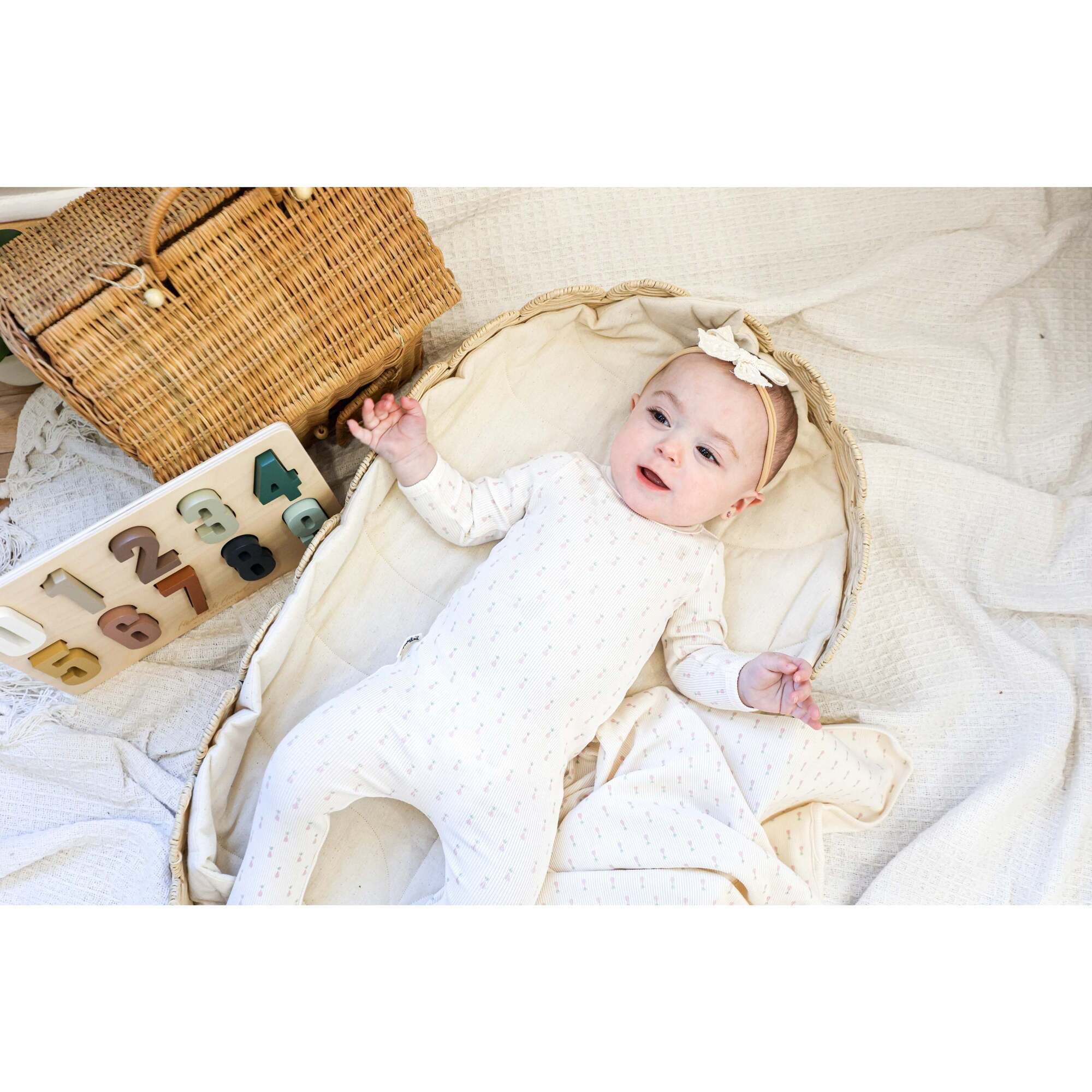 Ribbed Pineapple Footie and Beanie Set, Beige Girl
