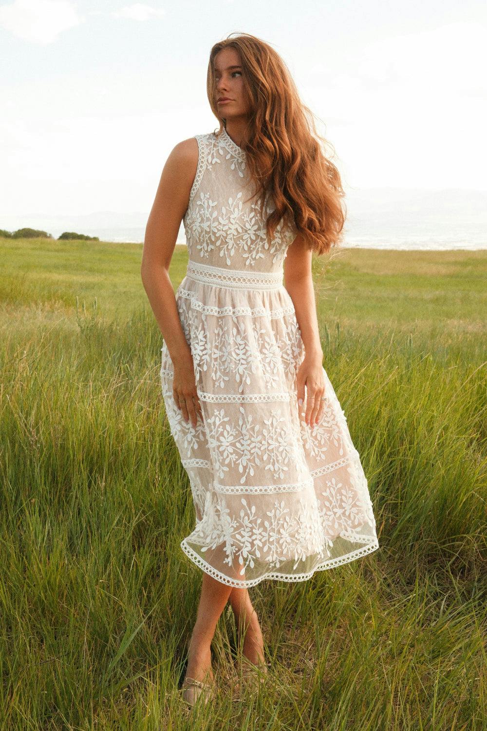 Sicily Sleeveless Dress in White 28W