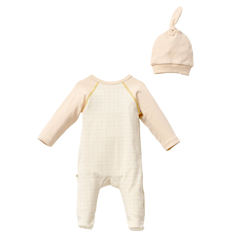 Peach Giraffe Graphic Babygrow & Hat