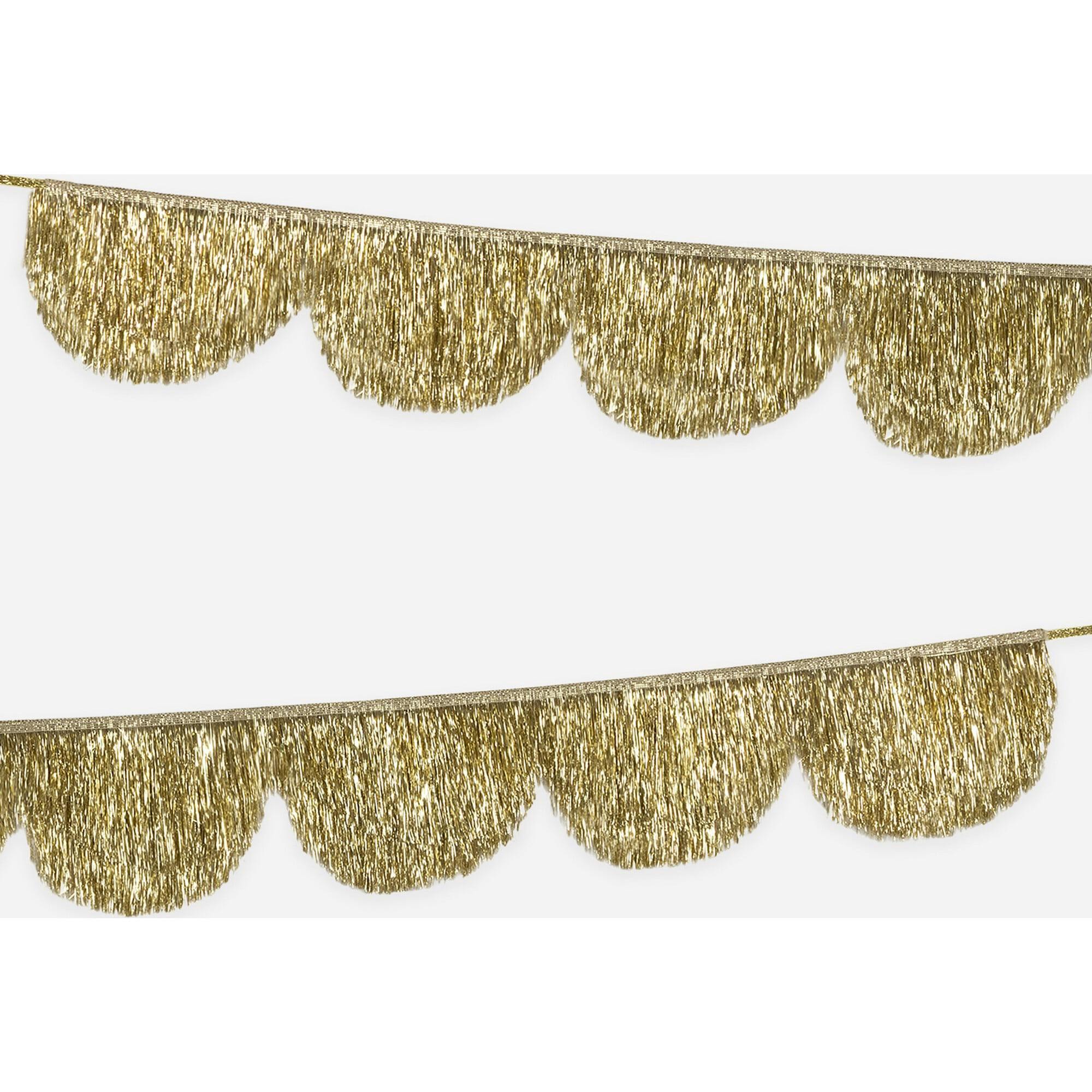 Gold Tinsel Scallop Garland