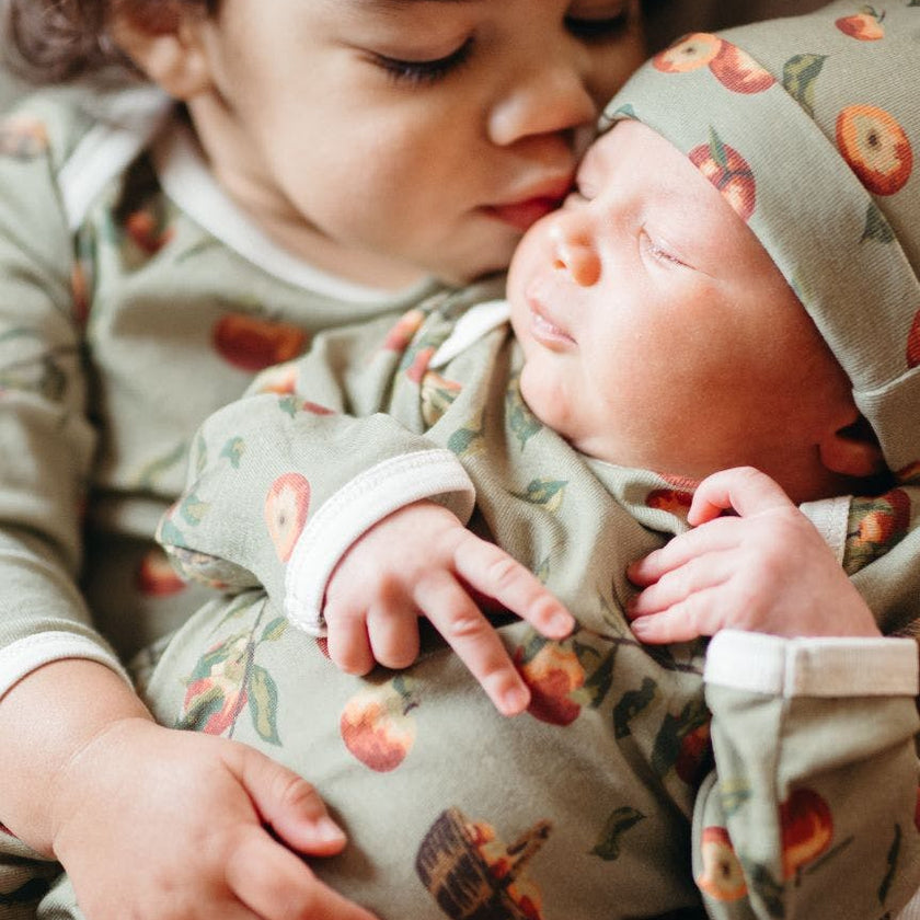 Apple Orchard Organic Cotton Newborn Gown & Hat Set