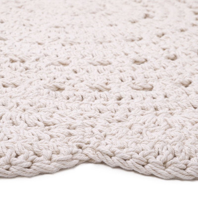 Alma Hand-Crocheted Scalloped Round Rug