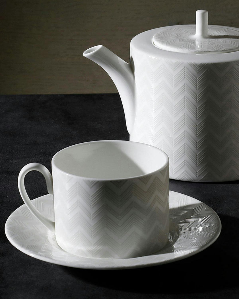 Tea Cup & Saucer ZIG ZAG Set of 2 in Luxury Box White diam. 3.3", H 2.3", cap. 7.5 oz, Saucer diam. 6"